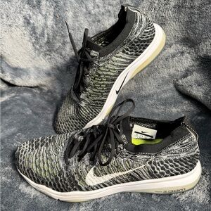 Nike Air Zoom Fearless Flyknit Women’s Running Shoes - size 10 - LIKE NEW!